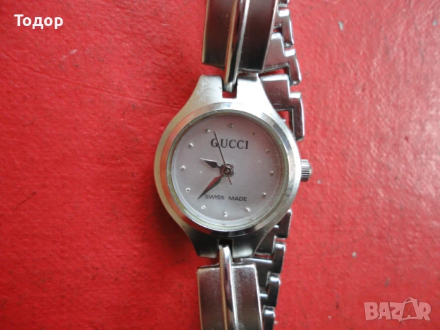 Дамски швейцарски часовник Gucci, снимка 7 - Дамски - 50459663