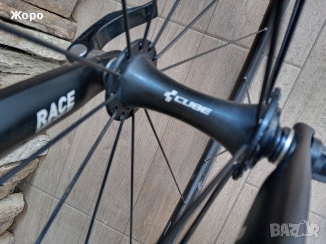 Шосеен велосипед Cube Attain , снимка 7 - Велосипеди - 38480474