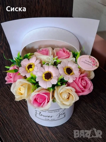 Тематични букети със сапунени цветя от пластичен сапун за абитуриенти или абсолвенти, снимка 6 - Подаръци за жени - 49709132