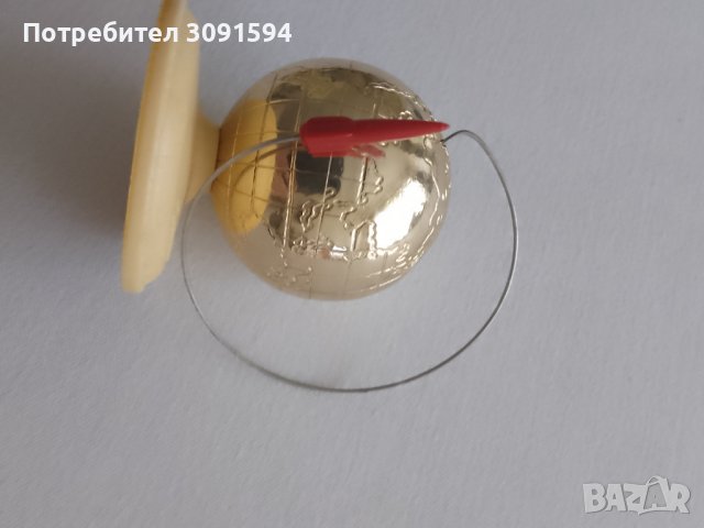 Руски настолен глобус с надпис  12 апреля 1961г. произведен по случай излитането на Юрий Гагарин., снимка 4 - Антикварни и старинни предмети - 43717173