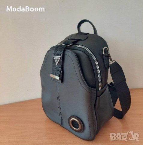 Дамска раница Guess 