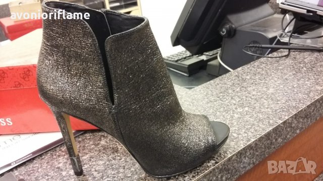 Елегантни Дамски обувки GUESS