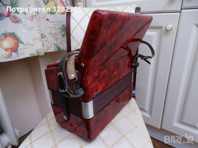 Акордеон Велтмайстер Стела 40 баса – перфектно състояние, снимка 9 - Акордеони - 53086207