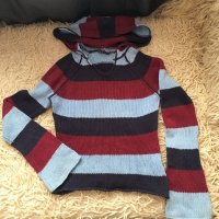 Пуловер с качулка, снимка 1 - Блузи с дълъг ръкав и пуловери - 28387299