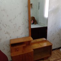 Ретро тоалетка с огледало, снимка 1 - Тоалетки - 40690538