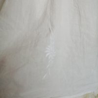 Дамска бяла лятна рокля с бродерия цветя и листа в бял цвят р-р M, снимка 8 - Рокли - 43062691