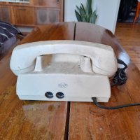 Стар телефон Telkom, снимка 4 - Антикварни и старинни предмети - 37968941