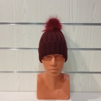 Нова зимна дамска шапка бордо с помпон/пух, снимка 7 - Шапки - 35512621
