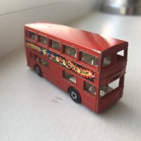 Метална количка автобус Matchbox The Londoner в мащаб 1:121, снимка 4 - Колекции - 39835784