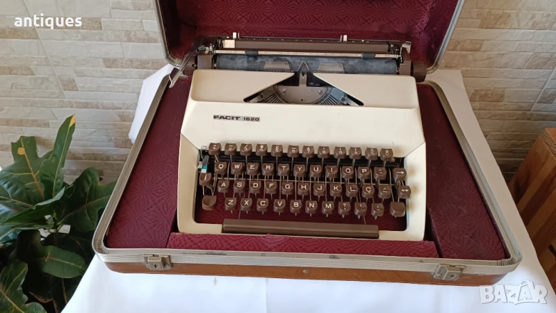 Стара пишеща машина FACIT 1620 - Made in Sweden - 1968 година, снимка 1
