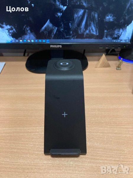 Зарядна станция за Iphone устройства 3 в 1, снимка 1