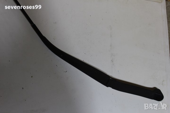 Рамо предна чистачка дясна Mazda 6 2006 2.0i 147 Мазда 6 комби, снимка 1
