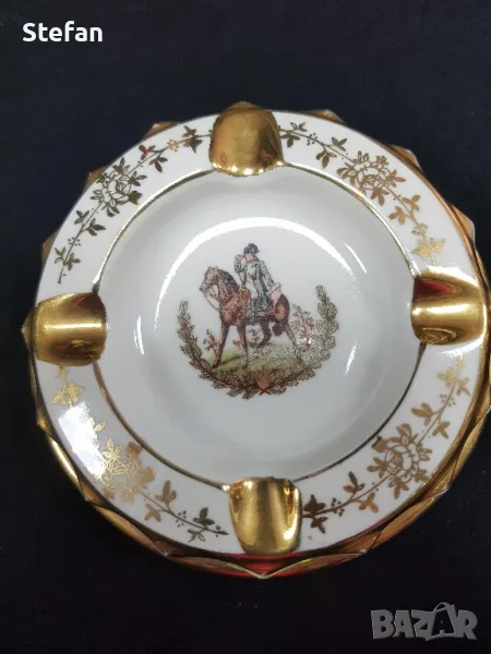 пепелник порцелан, снимка 1