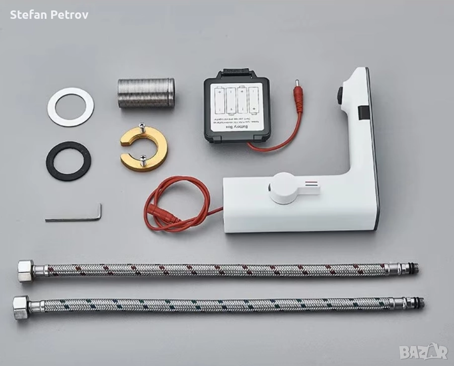 Бял смесител за мивка, със сензори на батерии, снимка 1