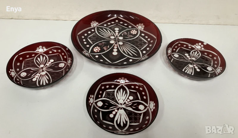 Част от сервиз от червен кристал, снимка 1