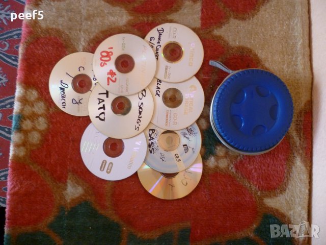 Класьорче с дискове музика, снимка 1 - CD дискове - 26426980