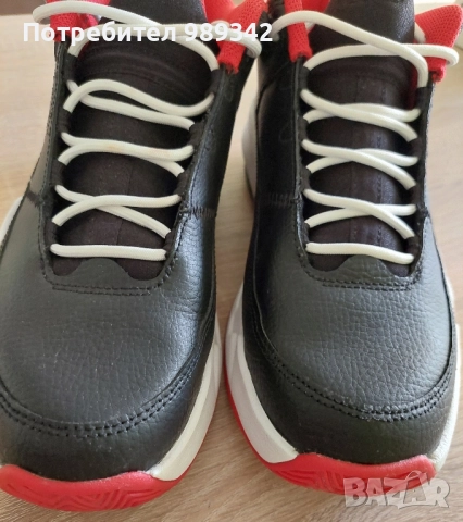 Мъжки/юношески маратонки Nike Air Jordan Max Aura 3 Bred, черно-черв, снимка 6 - Маратонки - 51961792