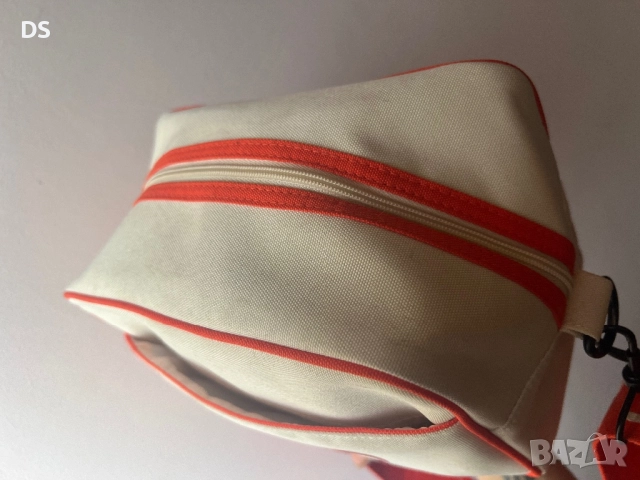 Дамска козметична чанта , снимка 4 - Чанти - 51959545