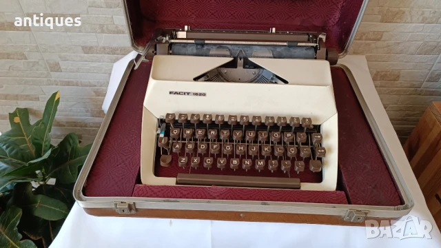 Стара пишеща машина FACIT 1620 - Made in Sweden - 1968 година, снимка 1