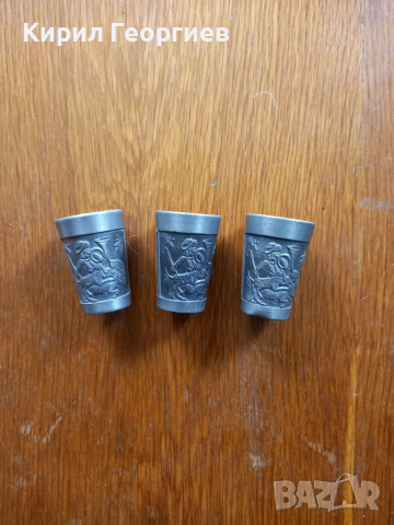Продавам 3 красиви релефни  цинкови чашки 