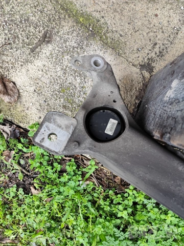 Основа задна броня -Греди заден мост Audi q7-2008г-3.0d-233кс, снимка 7 - Части - 53603789