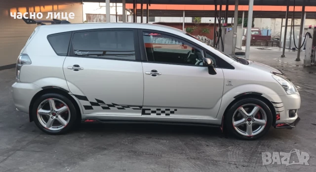 Toyota Corolla Verso 2.2 D4D 177 KC 2008 Гд, снимка 6 - Автомобили и джипове - 51077043