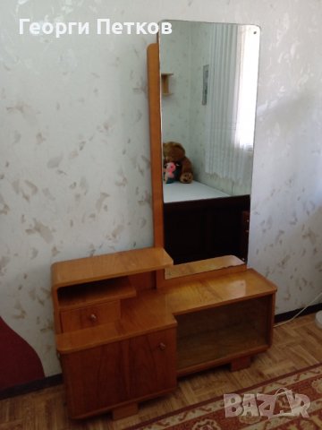 Ретро тоалетка с огледало, снимка 1 - Тоалетки - 40690538