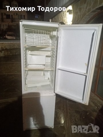 Хладилник с фризер за вграждане , снимка 4 - Хладилници - 43343426