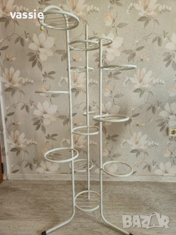 Метален цветарник, снимка 4 - Саксии и кашпи - 52964705