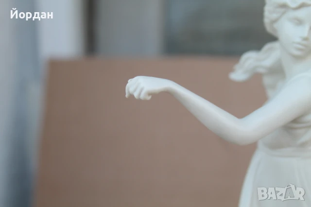 Английска порцеланова фигура 'Wedgwood   The dancing hours 1  993, снимка 3 - Колекции - 51251884