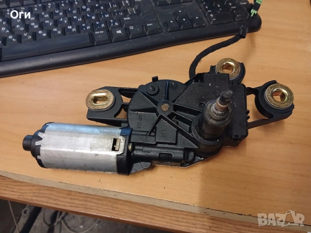 Моторче задна чистачка за Сеат Ибиза 02-06г. 6L6 955 711 B