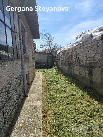 Къща в Гр.Цар Калоян с кладенец, снимка 14 - Етаж от къща - 50218306