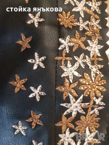 Продавам черна  дамска чанта с кафяви цветенца , снимка 4 - Чанти - 34964675