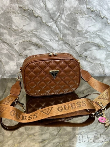чанти GUESS MOON 💫 23 cm x 16 cm , снимка 4 - Чанти - 51699778