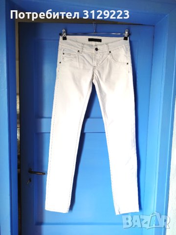 Calvin Klein Jeans 28 B8