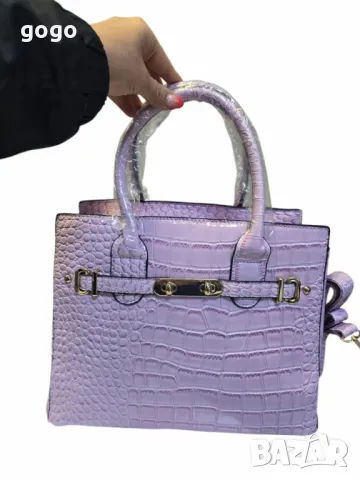 Дамска чанта с кроко текстура – изисканост и стил за всяка модерна жена, снимка 5 - Чанти - 50210471