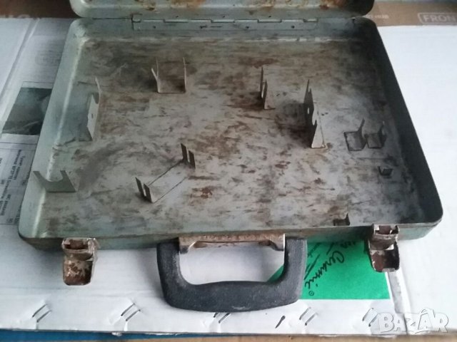 Метален куфар , снимка 9 - Куфари с инструменти - 33646172