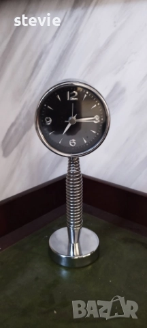 Настолен часовник