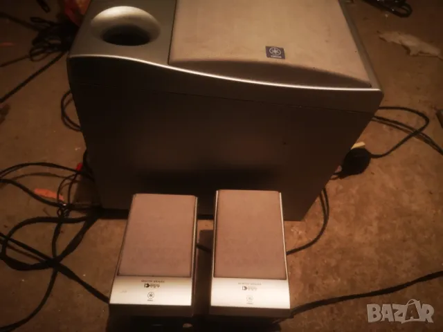 система за клавири ямаха бас буфер и 2 сателита