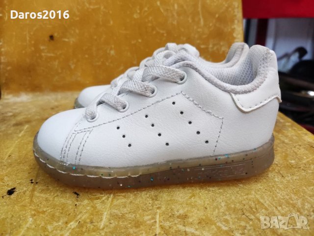 Оригинални бебешки маратонки Adidas Stan Smith номер 20 , снимка 3 - Детски маратонки - 36968029