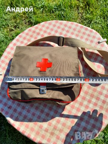 Стара военна медицинска чанта, снимка 3 - Антикварни и старинни предмети - 32866088