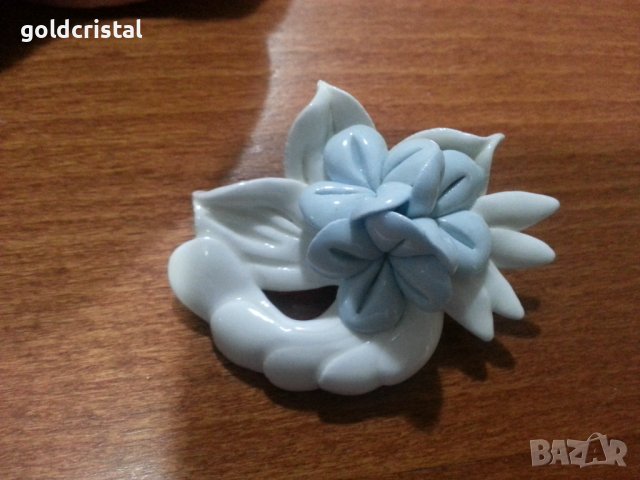 Порцелан брошка , снимка 2 - Антикварни и старинни предмети - 43555961