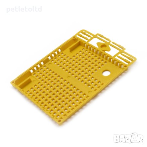 Изолаторна клетка за пчелна майка с 1 бр. пластмасова тапа и 6 бр. пластмасови пирони, снимка 3 - Други стоки за животни - 25972761