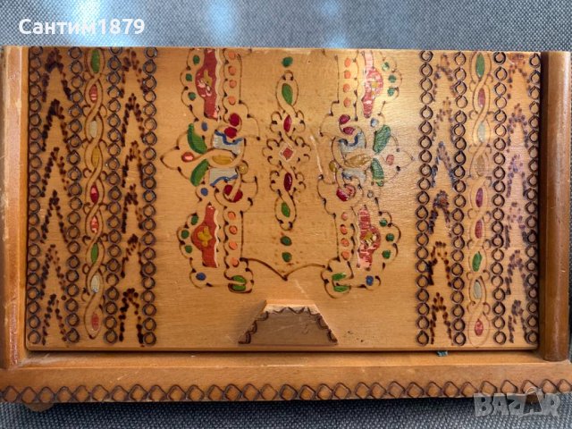 Българска дървена пирографирана етно кутия за цигари-8, снимка 2 - Антикварни и старинни предмети - 43996293