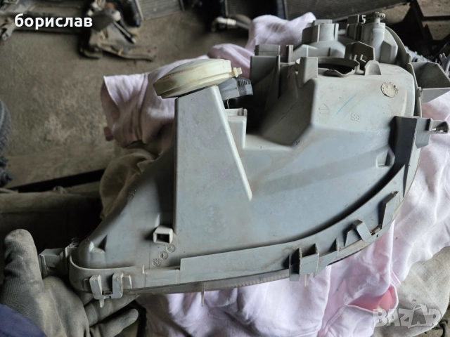 Десен фар за Мерцедес а класа , снимка 4 - Части - 52355534