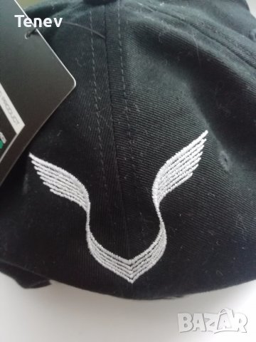 Mercedes Lewis Hamilton нова шапка с автограф AMG F1 Petronas Мерцедес Хамилтън , снимка 12 - Фен артикули - 37621320