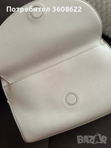 Дамска чанта Calvin Klein, снимка 3 - Чанти - 51658615