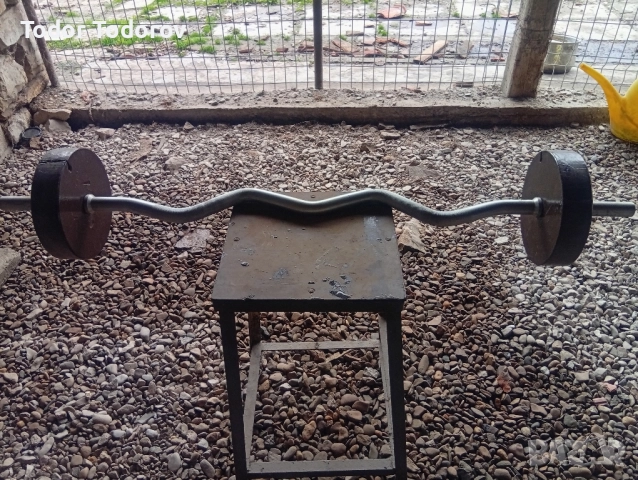 Крива щанга за бицепс и трицепс , снимка 2 - Фитнес уреди - 52394025