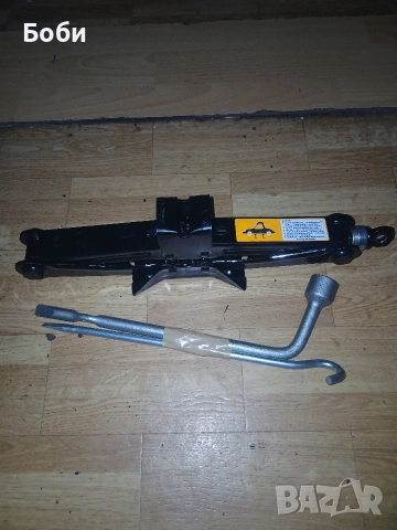 Оем крик Мазда СХ30 нов комплект