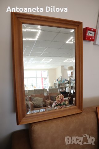 Огледало с дървена рамка, снимка 1 - Огледала - 40493352